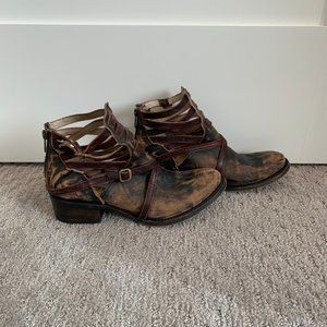 Freebird distressed strappy brow booties size 7